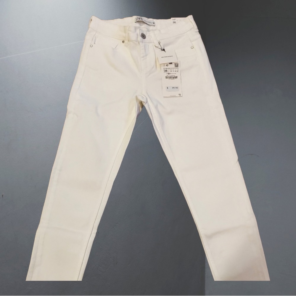 Zara Mid Rise Skinny  Jeans BNWT size 4 style 7147/040